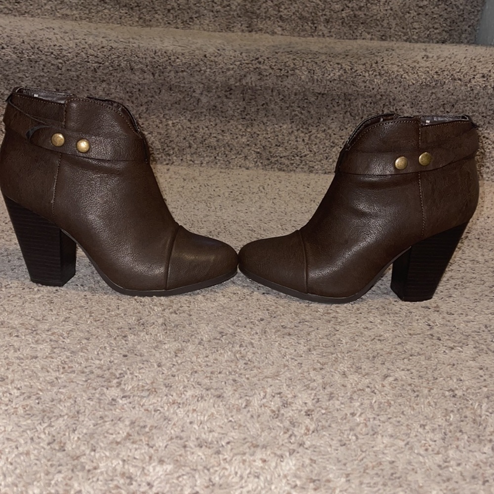 A.n.a a new approach  ankle boots, brown, size 8M